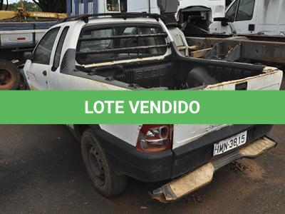 LOTE 040 - Fiat Strada Fire CE FLEX  - 2005 2006 - Branca  - HMN-3815