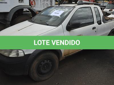 LOTE 040 - Fiat Strada Fire CE FLEX  - 2005 2006 - Branca  - HMN-3815