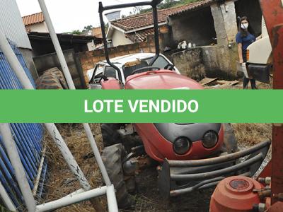 LOTE 008 - TRATOR AGRICOLA  AGRALE MODELO 42304  CARRETA ROÇADEIRA PULVERIZADOR - ANO 2007 - COR VERMELHA