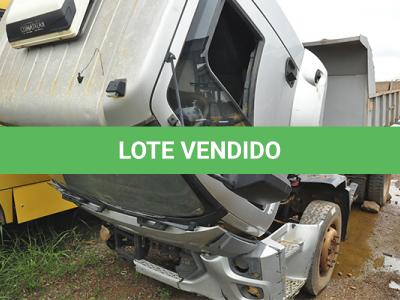 LOTE 002 - FORD CARGO 1519 B - PLACA GOW-7847 - ANO 2012 2013 - COR PRATA