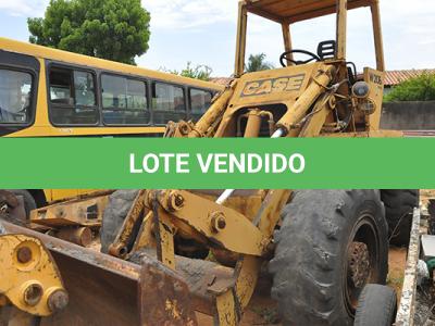 LOTE 007 - MAQUINA PÁ CARREGADEIRA - 20 CASE - ANO1981