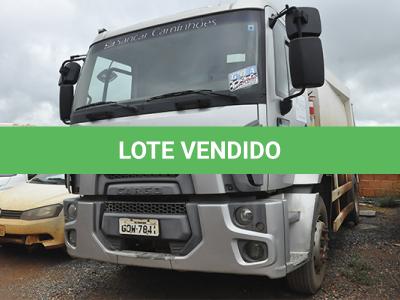 LOTE 001 - FORD CARGO 1519 B - PLACA GOW-7841 - ANO 2012 2013 - COR PRATA