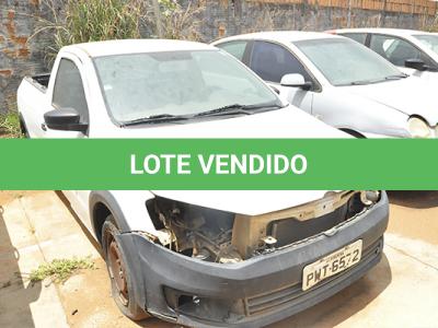 LOTE 027 - VW SAVEIRO CS ST MB - PLACA PWT-6572 - ANO 2015 2016