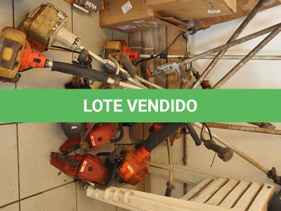 LOTE 010 - ROÇADEIRA, COMPRESSOR AR, GUINDASTE GIRAFA, MOTOR ELETRICO, BOMBA, ESTINTOR E GERADOR DE ENERGIA A GASOLINA