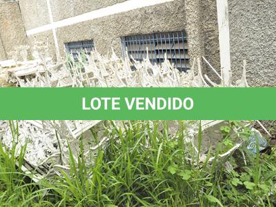 LOTE 004 - MONTANTE DE MESAS E CADEIRAS EM FERRO FUNDIDO