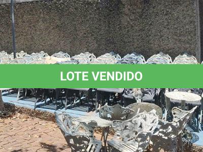 LOTE 009 - MONTANTE MESA E CADEIRAS EM FERRO FUNDIDO