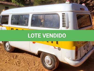 LOTE 007 - VW KOMBI ESCOLAR - ANO 2011 2012