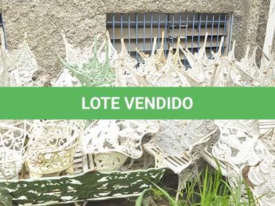 LOTE 004 - MONTANTE DE MESAS E CADEIRAS EM FERRO FUNDIDO