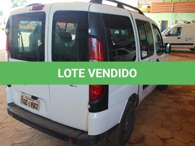 LOTE 005 - FIAT DOBLO ESSECE 1.8 - PLACA OQE-1882 - ANO 2013-2013