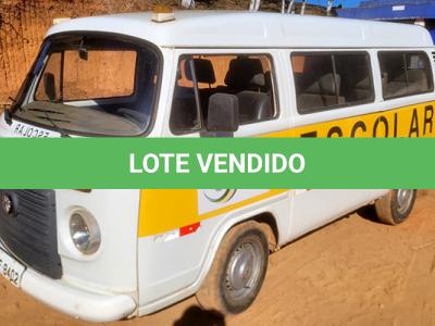LOTE 007 - VW KOMBI ESCOLAR - ANO 2011 2012