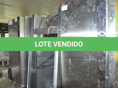 LOTE 001 - SUCATA - FOGÕES, BALCÕES, GELADEIRAS, AUTOCLAVE, PASS THROUGH FRIO, MESA PARA EXAME E CAMAS P/EXAME MEDICO