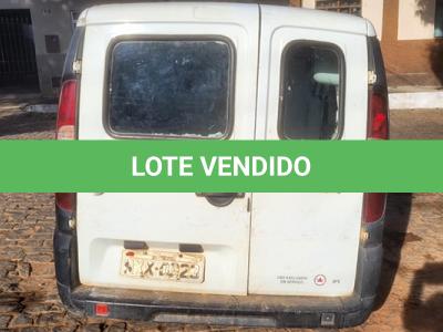 LOTE 017 - FIAT DOBLO RONTAN AMB2 - ANO 2011 2012