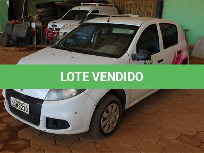 LOTE 003 - RENAULT SANDERO AUT1610V- PLACA OQM-8233 - ANO 2013-2014