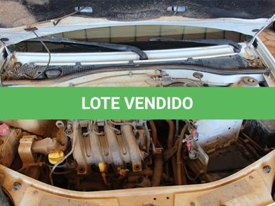 LOTE 003 - RENAULT SANDERO AUT1610V- PLACA OQM-8233 - ANO 2013-2014