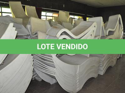 LOTE 002 - MONTANTE DE ESPREGUICADEIRAS EM FIBRA DE VIDRO