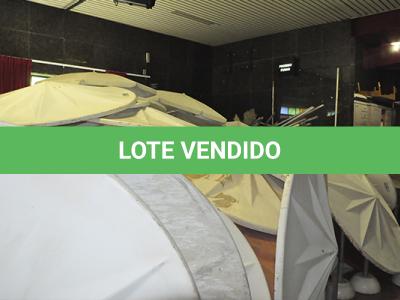 LOTE 006 - MONTANTE DE OMBRELONES EM FIBRA DE VIDRO