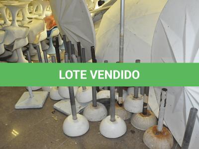 LOTE 006 - MONTANTE DE OMBRELONES EM FIBRA DE VIDRO