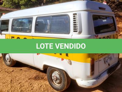 LOTE 006 - VW KOMBI ESCOLAR - ANO 2011 2012