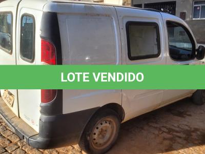 LOTE 017 - FIAT DOBLO RONTAN AMB2 - ANO 2011 2012