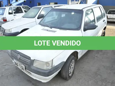 LOTE 002 - FIAT UNO MILLE ECONOMY - ANO 2013 2013 - PLACA OQQ-7156