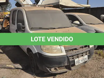 LOTE 022 - FIAT DOBLO 1.8 ATENA AMB - ANO 2013 2013 - PLACA OQC-4900