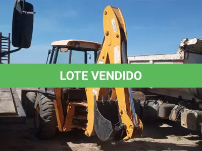LOTE 051 - RETRO ESCAVADEIRA JCB 4X4 - ANO 2015