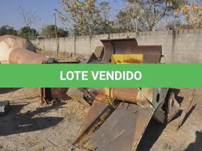LOTE 047 - SUCATA - CAIXA D'AGUA DE FERRO E DEBULHADOR DE MILHO