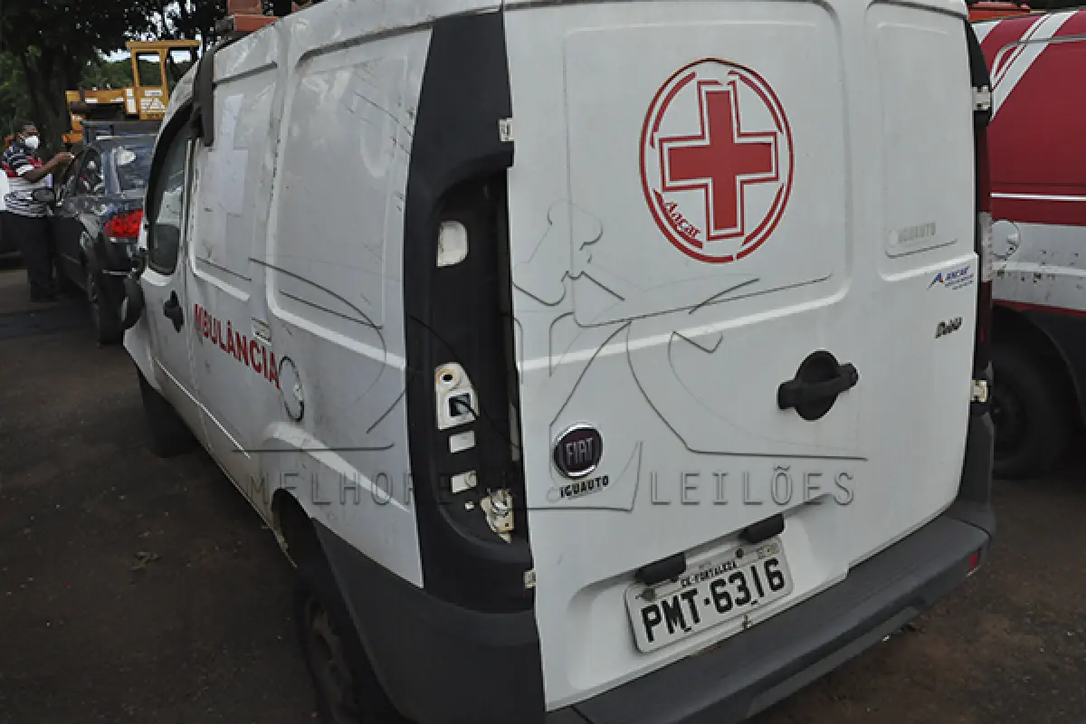 LOTE 034 - Fiat Doblo Ancar AMB - 2015 2015 - Branca - PMT-6316