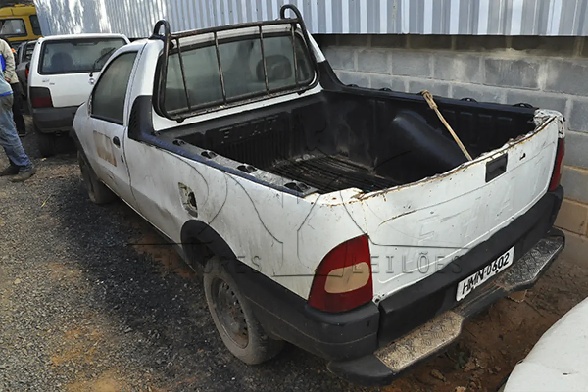 LOTE 016 - FIAT STRADA FIRE - PLACA HMN0602 - ANO 2003 2004