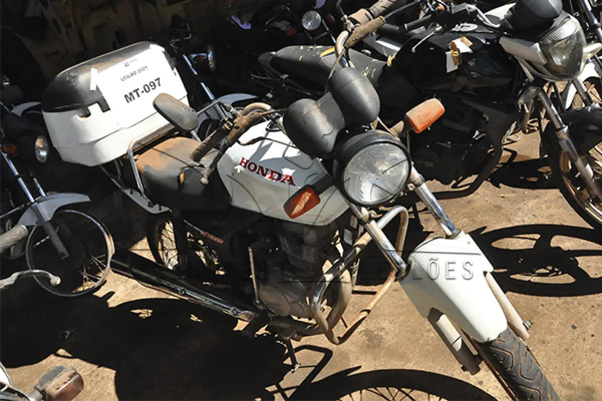 LOTE 008 - Honda CG 150 JOB  - 2006 2007 - Branca - HDX-1632