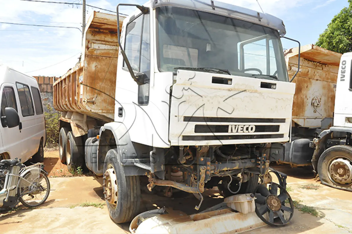 LOTE 013 - IVECO EUROCARGO 230E24 - PLACA HLF-5722 - ANO 2010 2011