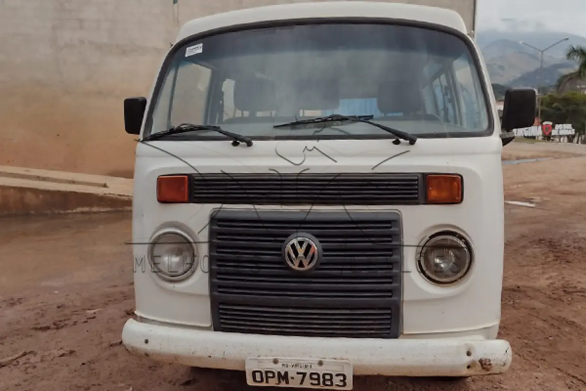 LOTE 003 - VW KOMBI - PLACA OPM7983 - ANO 2012 2013