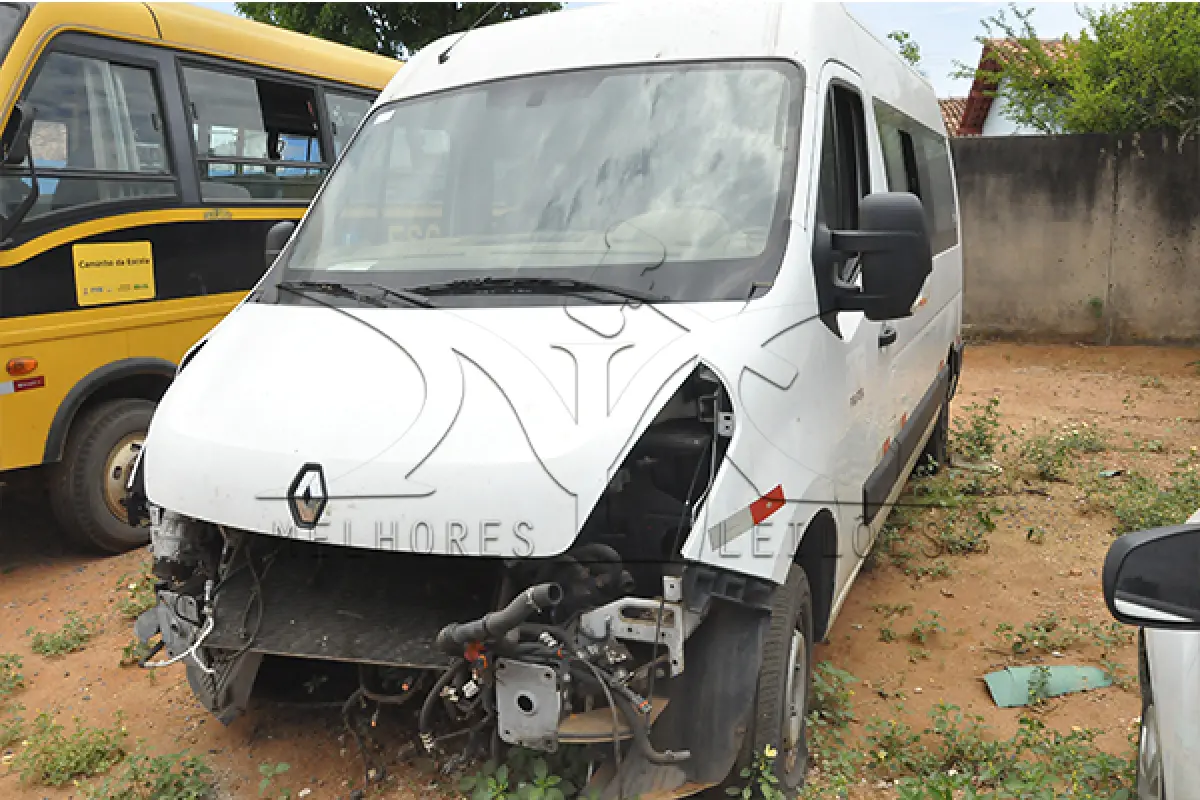 LOTE 017 - RENAULT M REVESCAP L3H2 - PLACA QQH-6109 - ANO 2018 2019