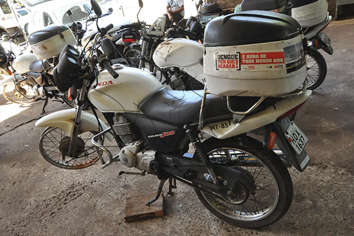 LOTE 005 - Honda CG 150 JOB - 2006 2007 - Branca - HDX-1637