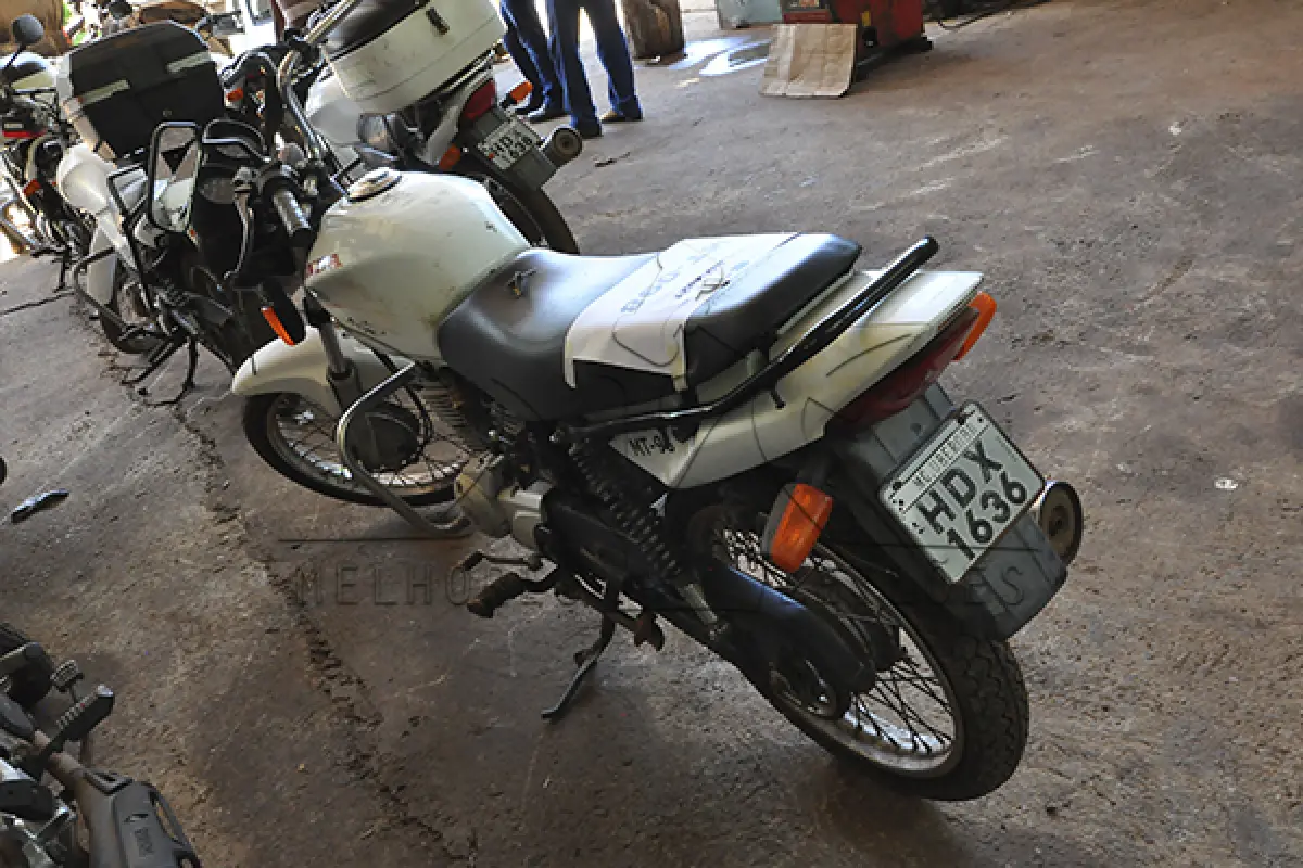 LOTE 029 - Honda CG 150 JOB - 2006 2007	- Branca - HDX-1636