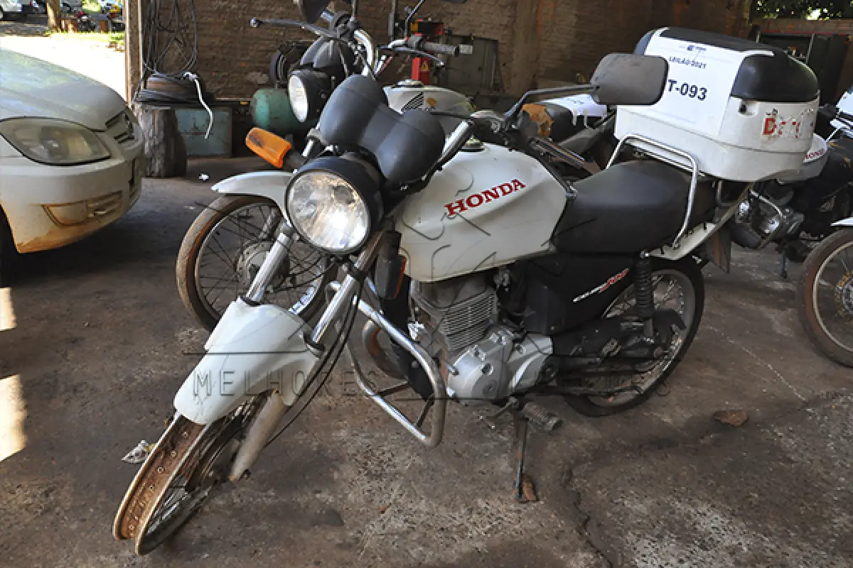 LOTE 017 - Honda CG 150 JOB - 2006 2007	- Branca - HDX-1648