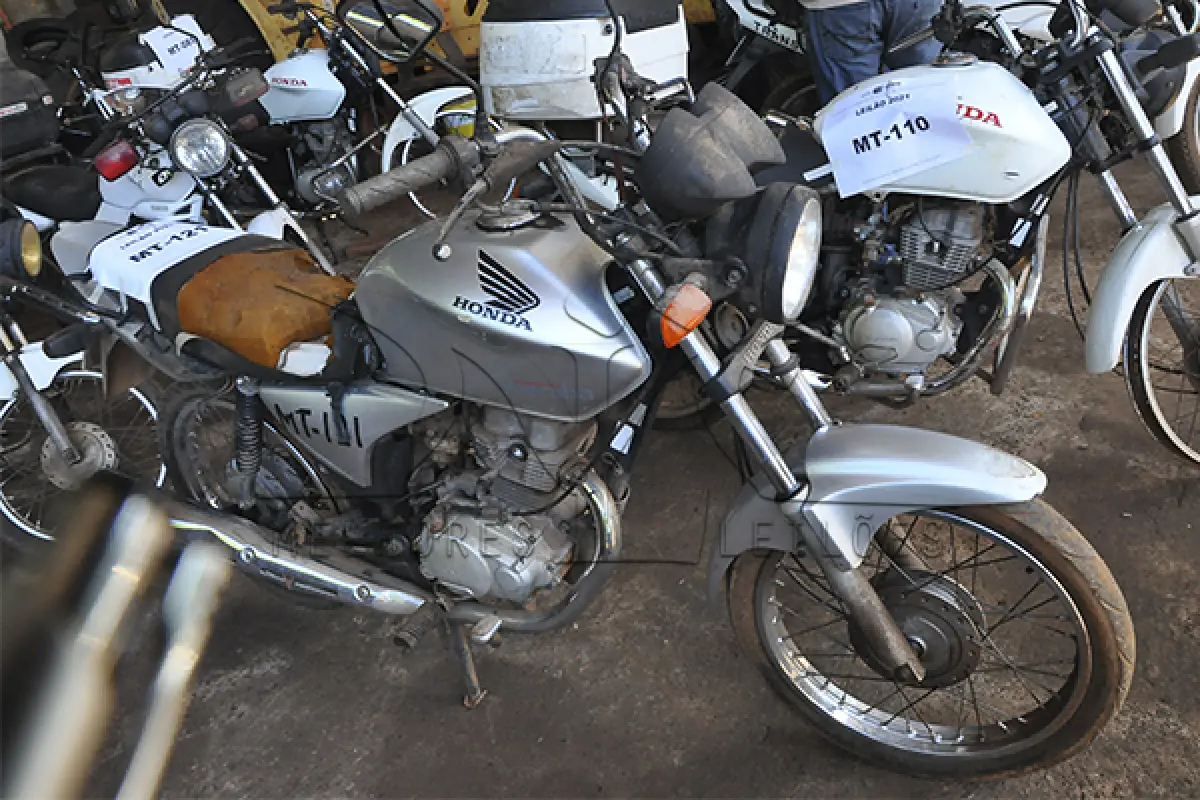 LOTE 015 - Honda CG 150 TITAN ES - 2006 2007 - Prata - HDZ-6923