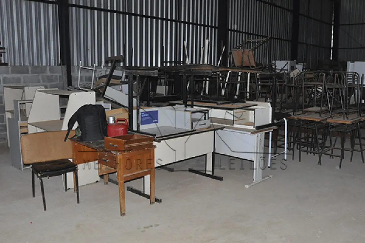 LOTE 021 - SUCATA - MONTANTE - DERIVADO DE ESCRITORIO