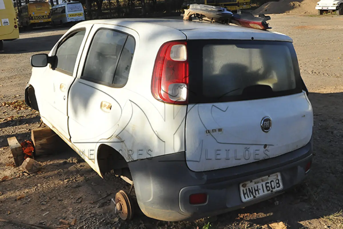 LOTE 008 - FIAT UNO VIVACE 1.0 - PLACA HNH 1608 - ANO 2011 2012