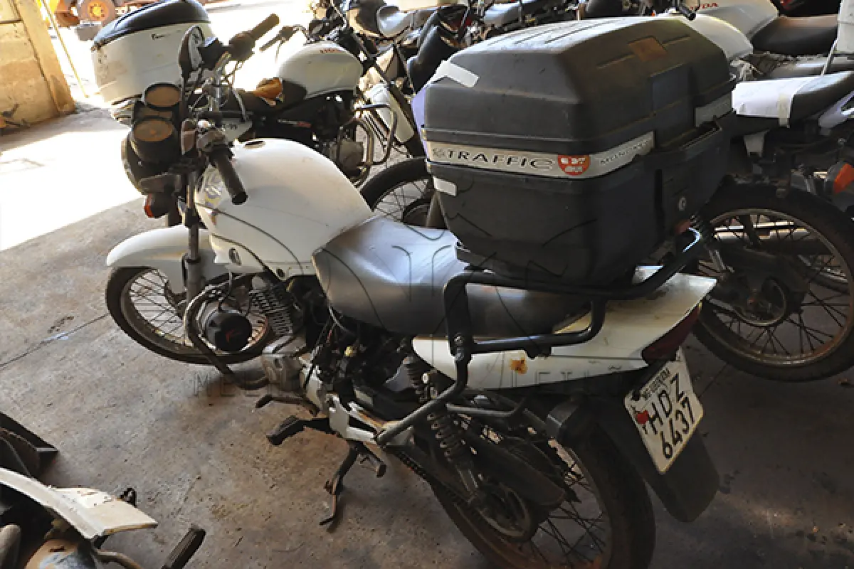 LOTE 009 - Yamaha YBR 125 ED - 2006 2006 - Branca - HDZ-6437