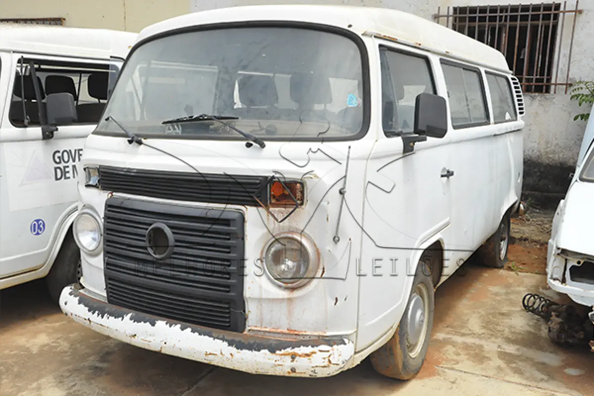 LOTE 018 - VW KOMBI - PLACA HMN-9416 - ANO 2008 2009