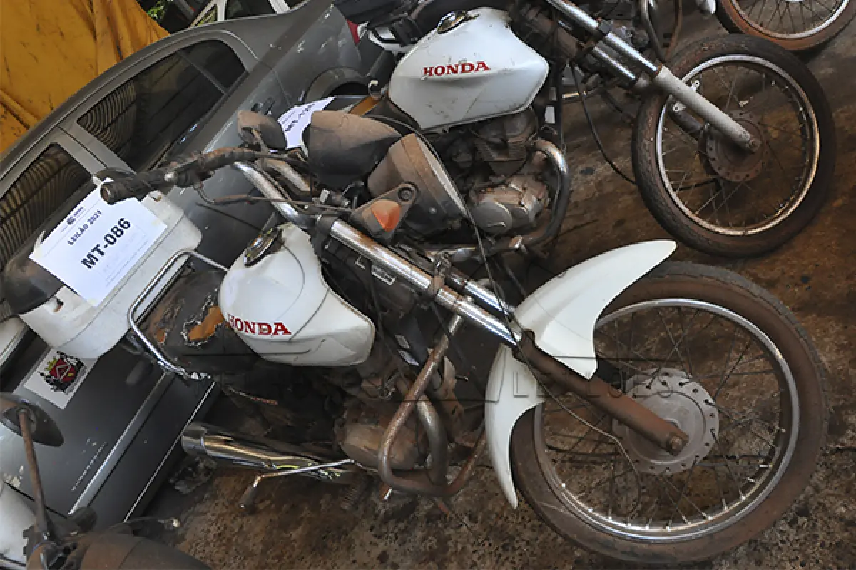 LOTE 011 - Honda CG 150 JOB - 2006 2007	- Branca  - HDX-1639