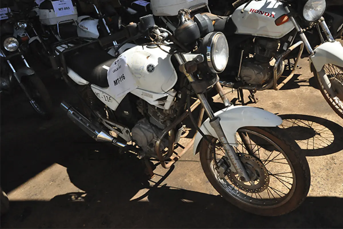 LOTE 022 - Yamaha YBR 125 ED - 2006 2006 - Branca - HDZ-6423