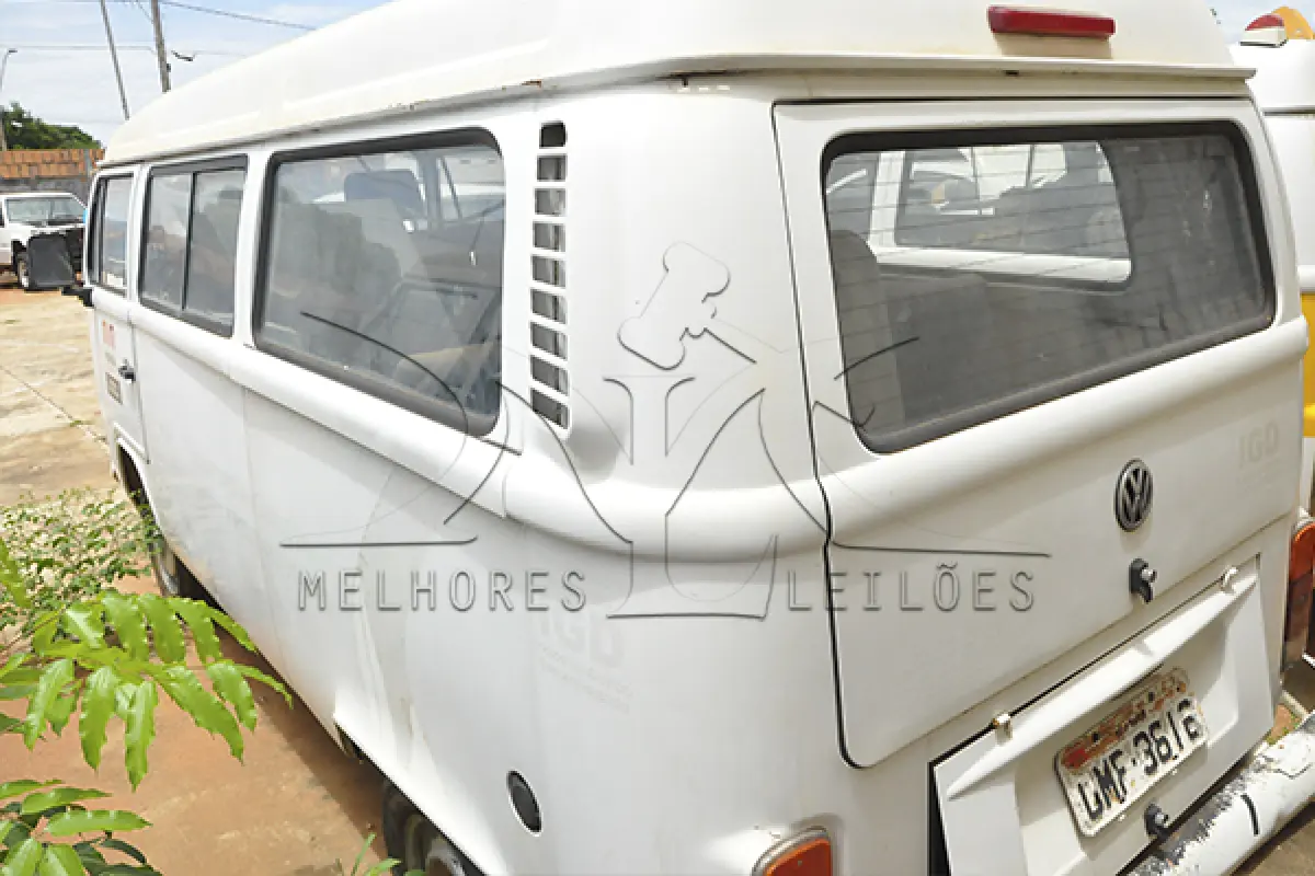 LOTE 020 - VW KOMBI - PLACA OMF-3616 - ANO 2012 2013