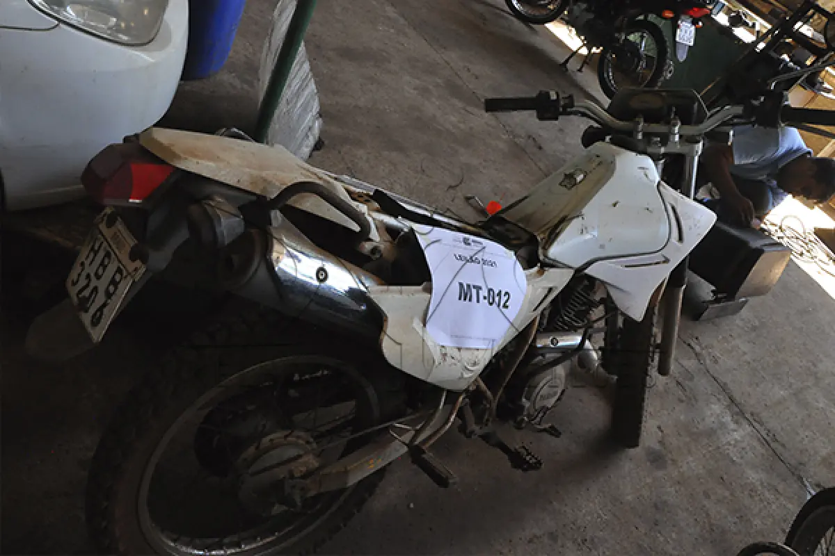 LOTE 027 - Yamaha XTZ 125K - 2004 2004 - Branca  - HBB-3206