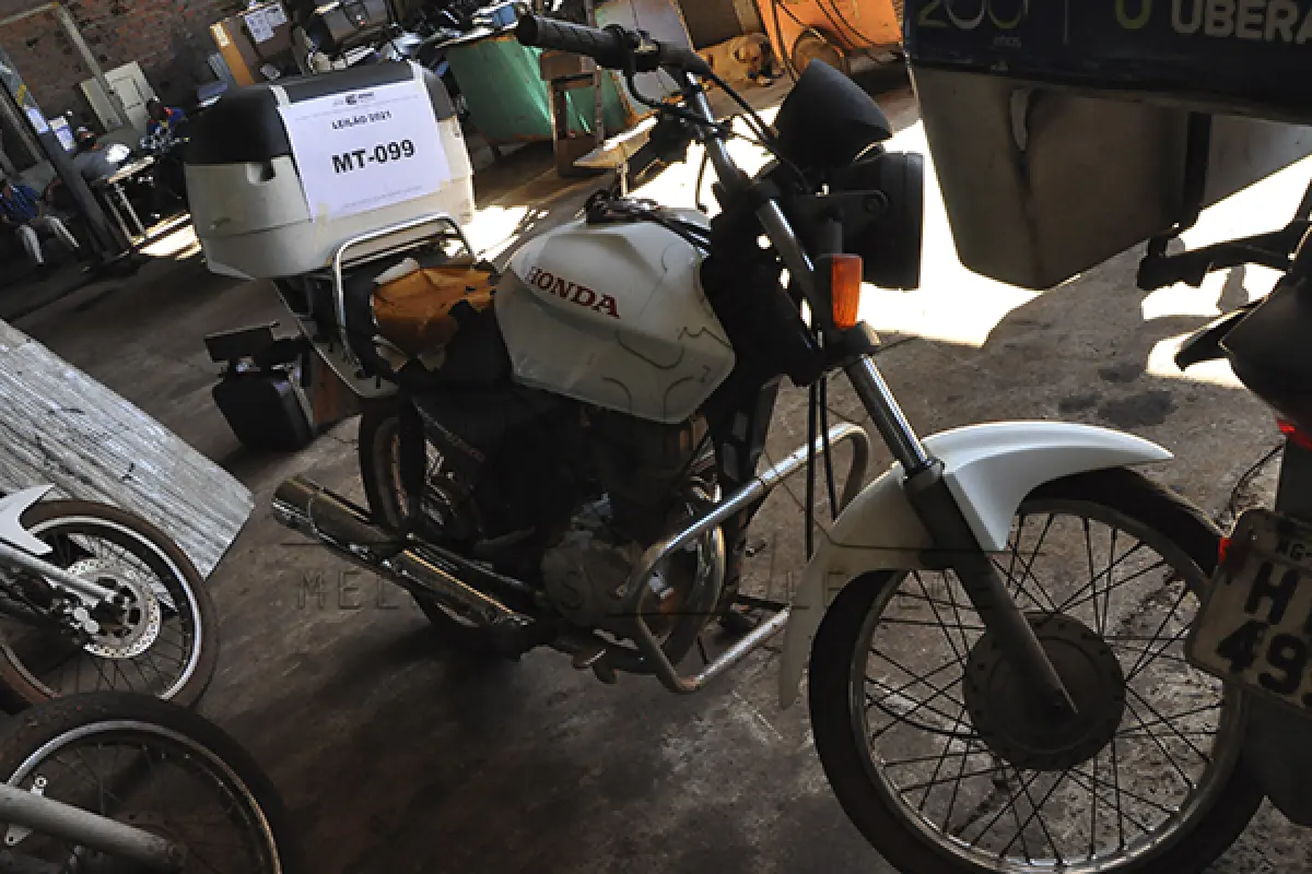 LOTE 002 - Honda CG 150 JOB - 2006 2007 - Branca  - HDX-1634