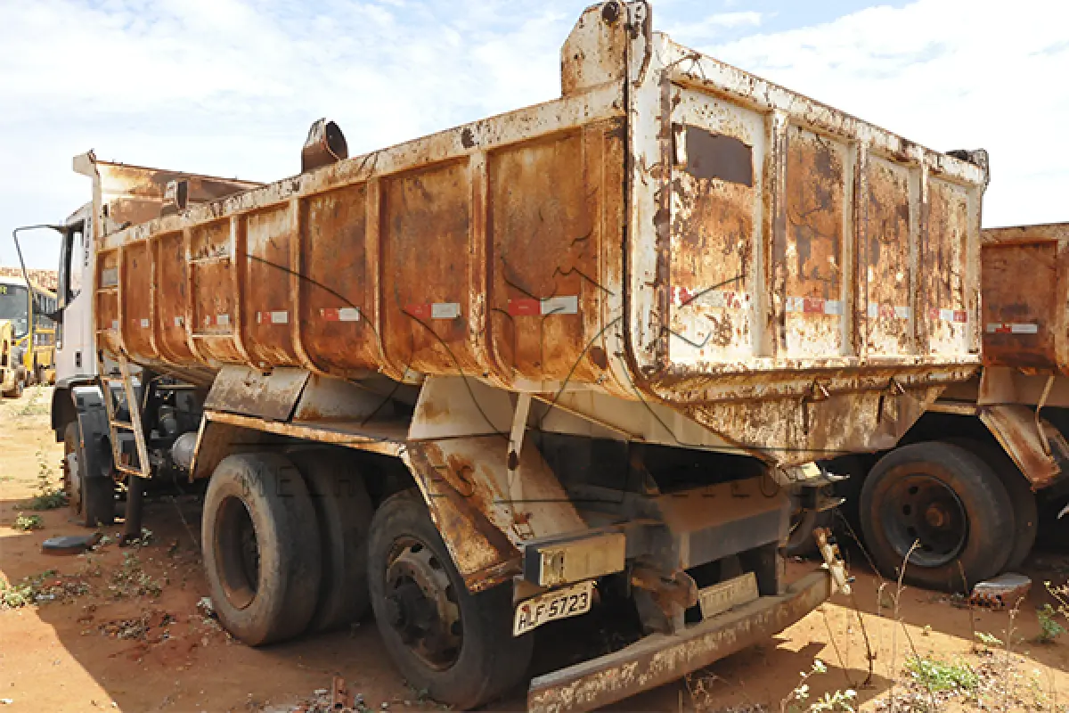 LOTE 012 - IVECO EUROCARGO 230E24 - PLACA HLF-5723 - ANO 2010 2011