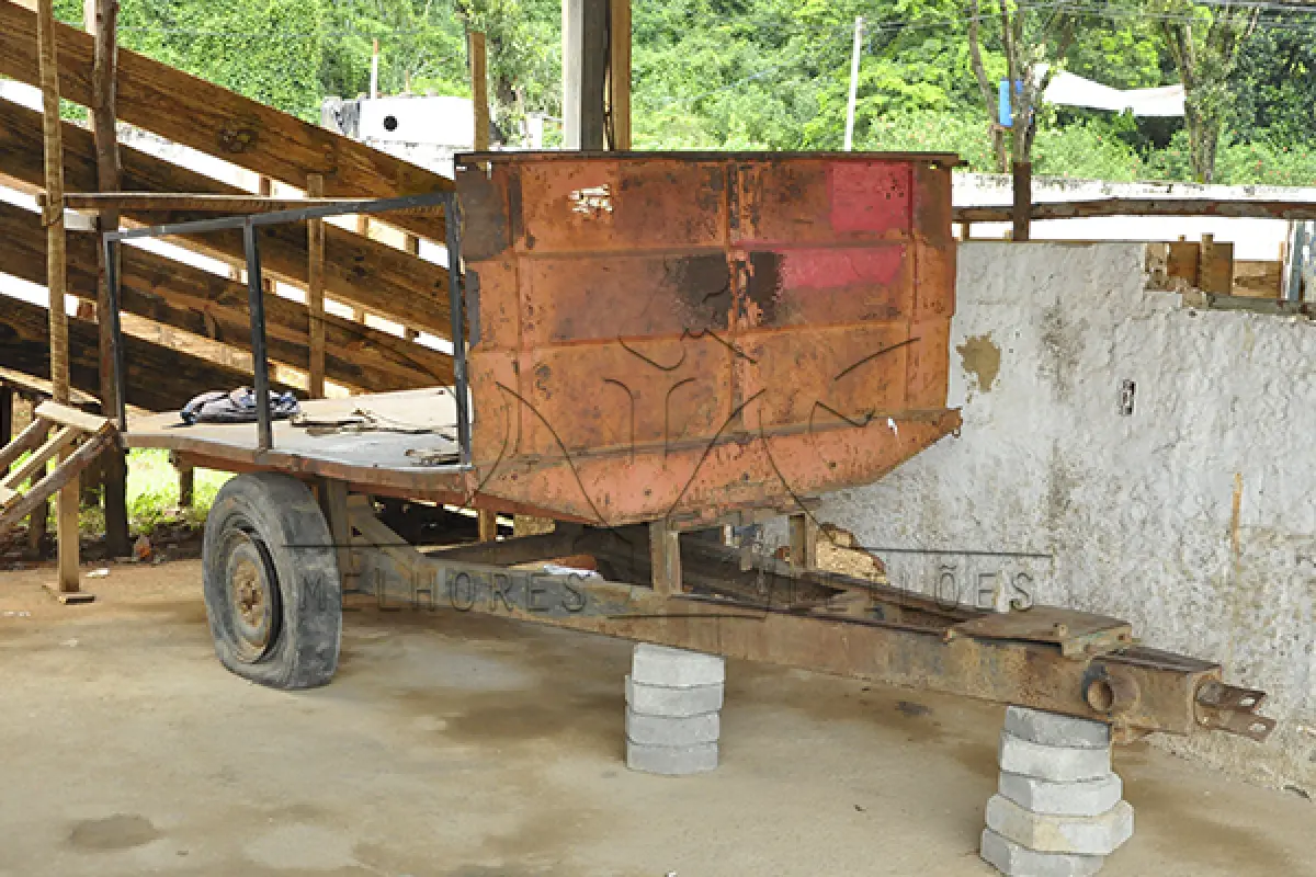 LOTE 009 - SUCATA - CARRETA AGRICOLA - ABERTA