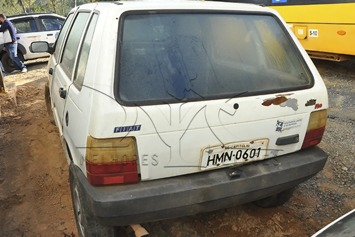 LOTE 018 - FIAT UNO MILLE FIRE - PLACA HMN0601 - ANO 2003 2004