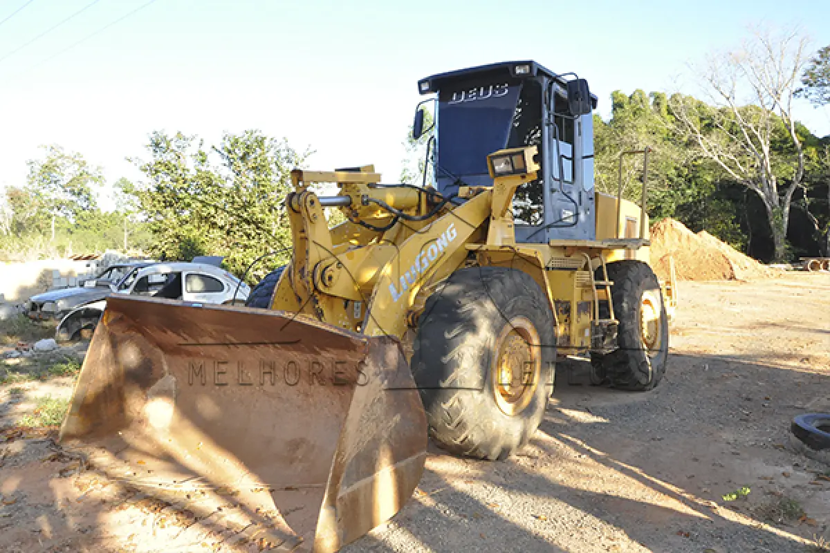 LOTE 002 - PA CARREGADEIRA - MODELO LIUGONG 842 - ANO 2014